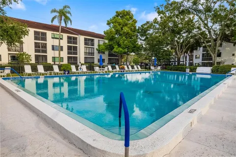 $199,000 | 2585 Countryside Boulevard, Unit 4302, Clearwater, FL 33761