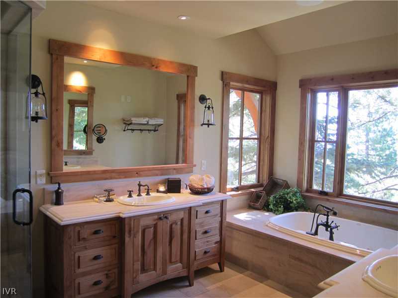 511 Alpine View Drive Incline Village, NV 89451 - Photo 13 of 16 Master Bath/Spa.