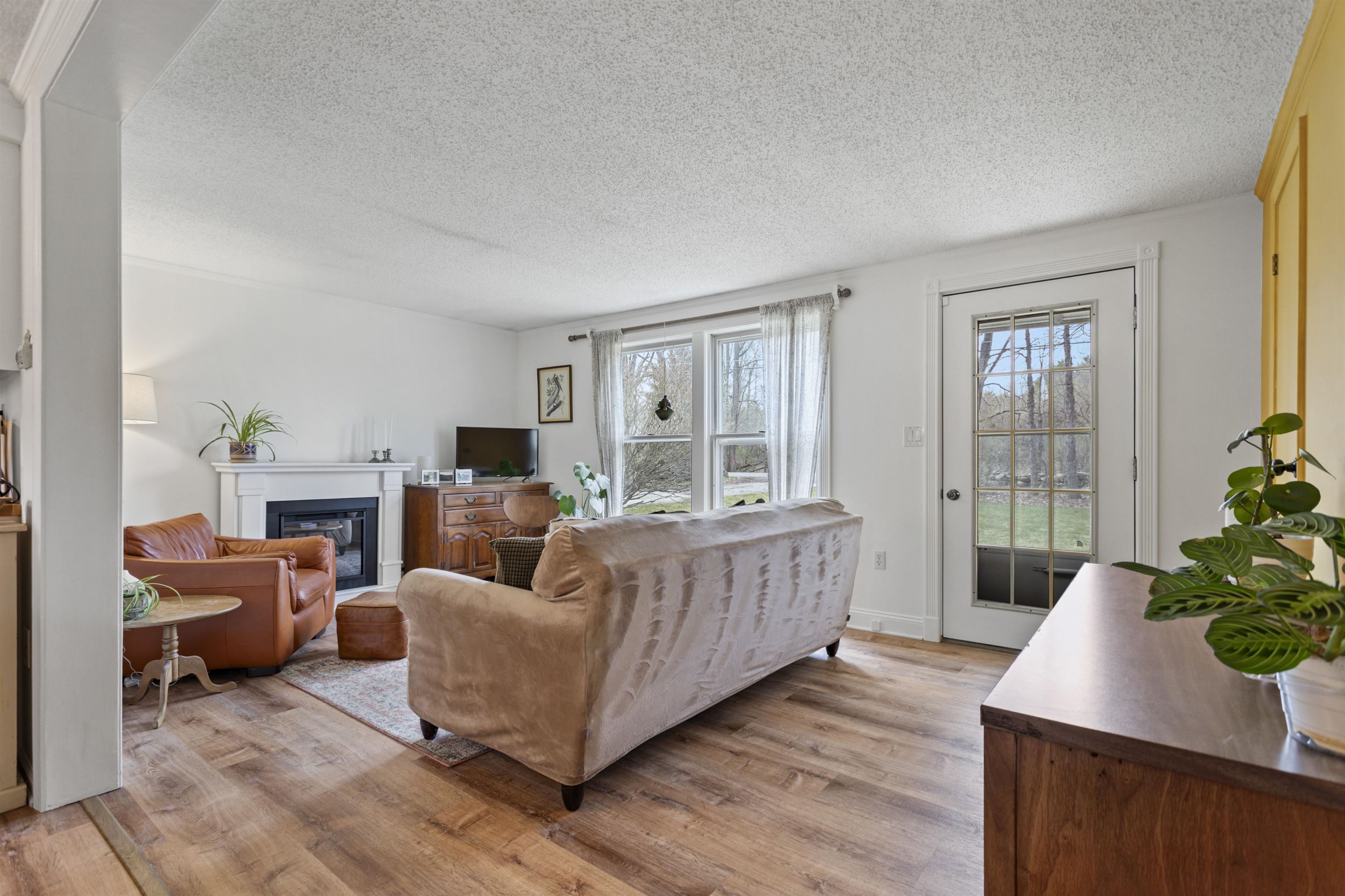 52 Sanborn Road East Kingston, NH 03827 - Photo 4 of 28