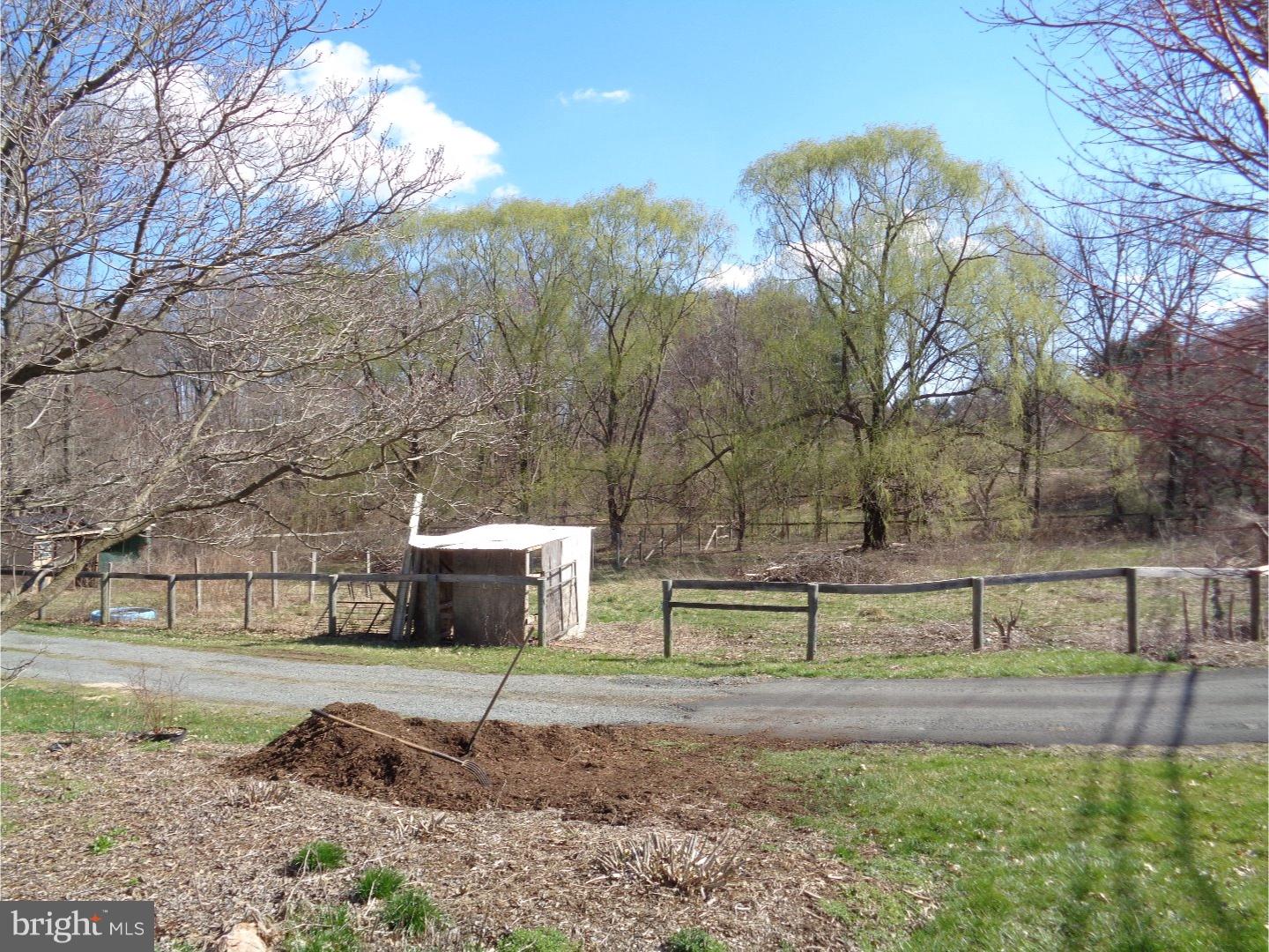 195 Mercer Mill Road Landenberg, PA 19350 - Photo 6 of 16 Side Yard