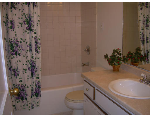 33 Waterman Road Auburn, MA 01501 - Photo 12 of 16 Gallery Image 12