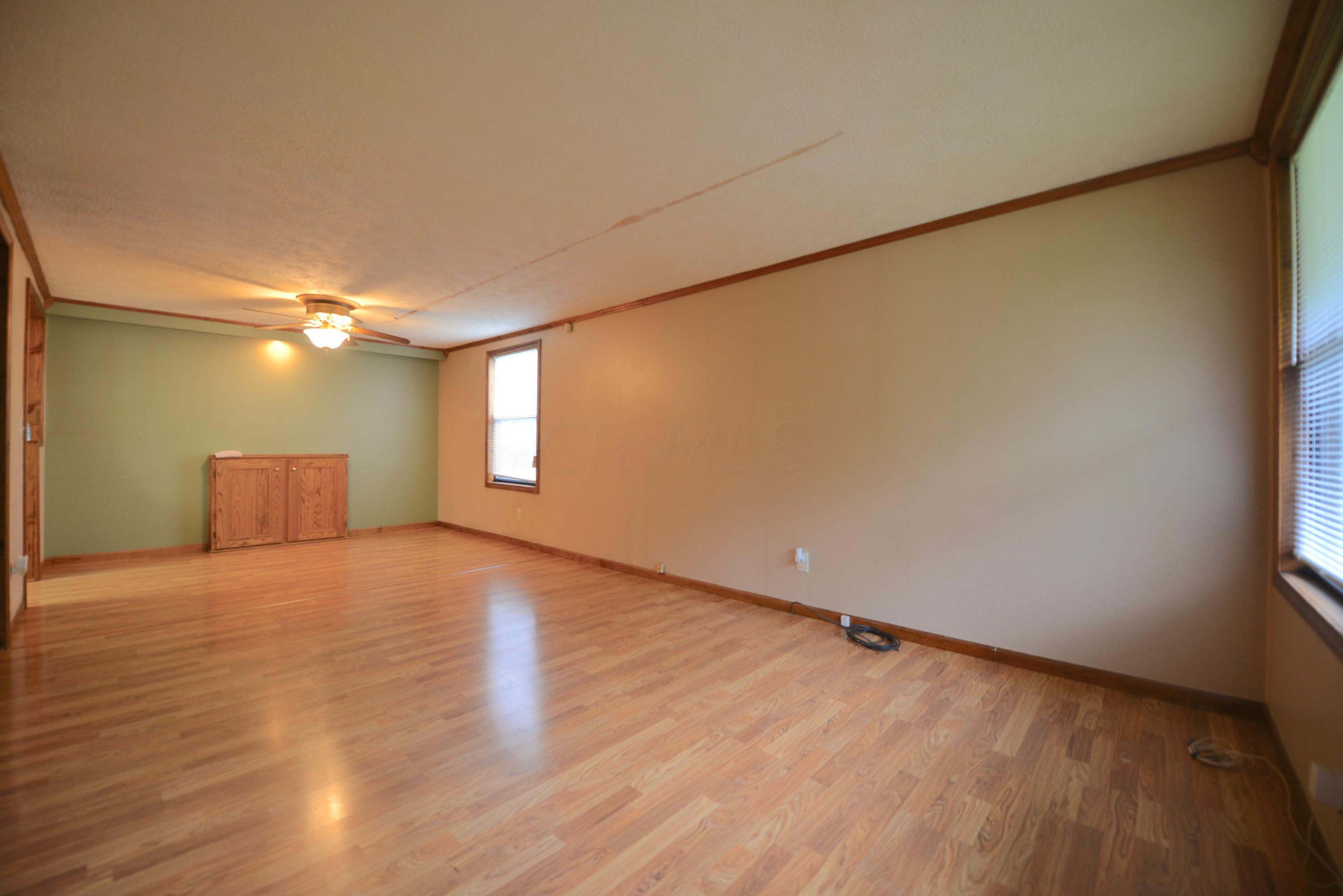 5842 Red Apple Ridge Road Columbus, OH 43232 - Photo 3 of 15 Gallery Image 3