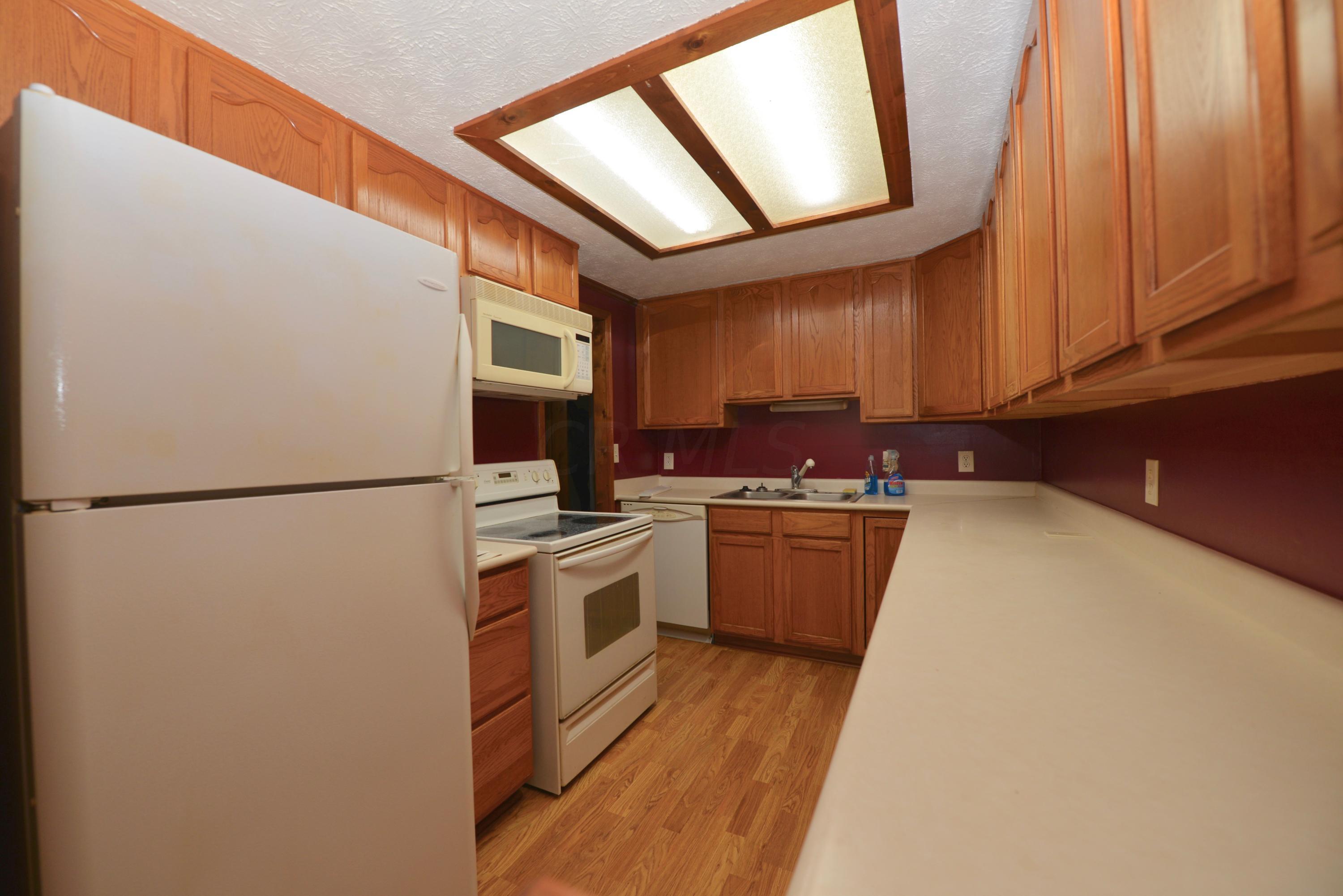 5842 Red Apple Ridge Road Columbus, OH 43232 - Photo 8 of 15 Gallery Image 8