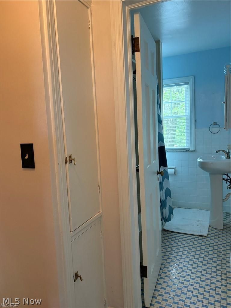2748 Wooster Road Rocky River, OH 44116 - Photo 21 of 31