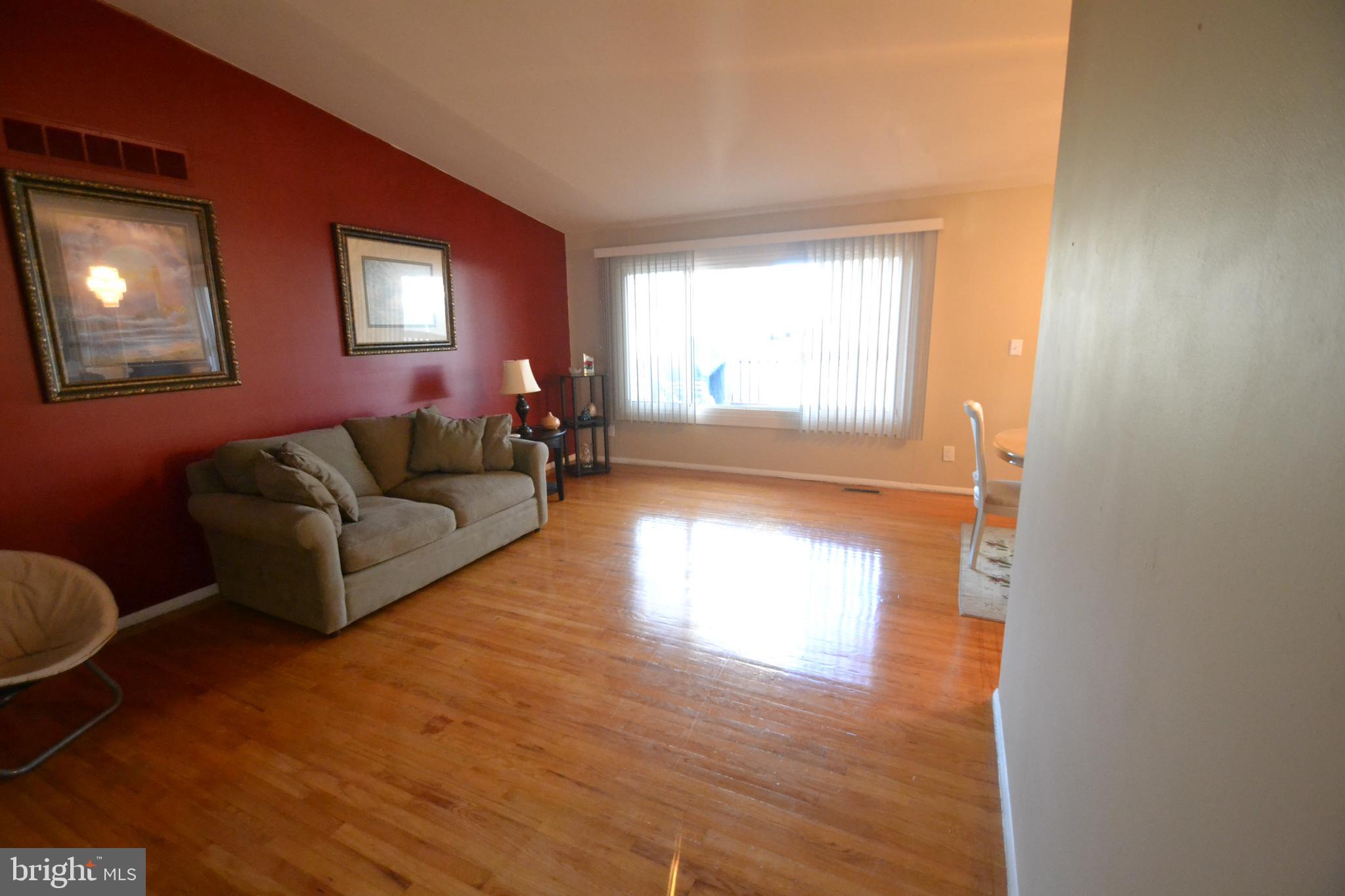 3821 Janbrook Road Randallstown, MD 21133 - Photo 3 of 35 Living Room