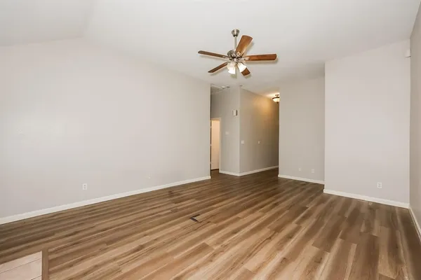 $1,875 | 321 Meadow Park Drive, White Settlement, TX 76108