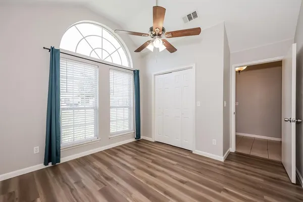 $1,875 | 321 Meadow Park Drive, White Settlement, TX 76108