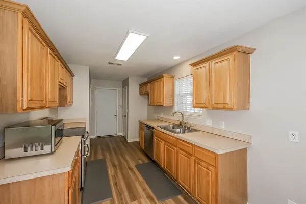 $1,875 | 321 Meadow Park Drive, White Settlement, TX 76108