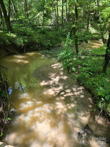 a view of an outdoor space