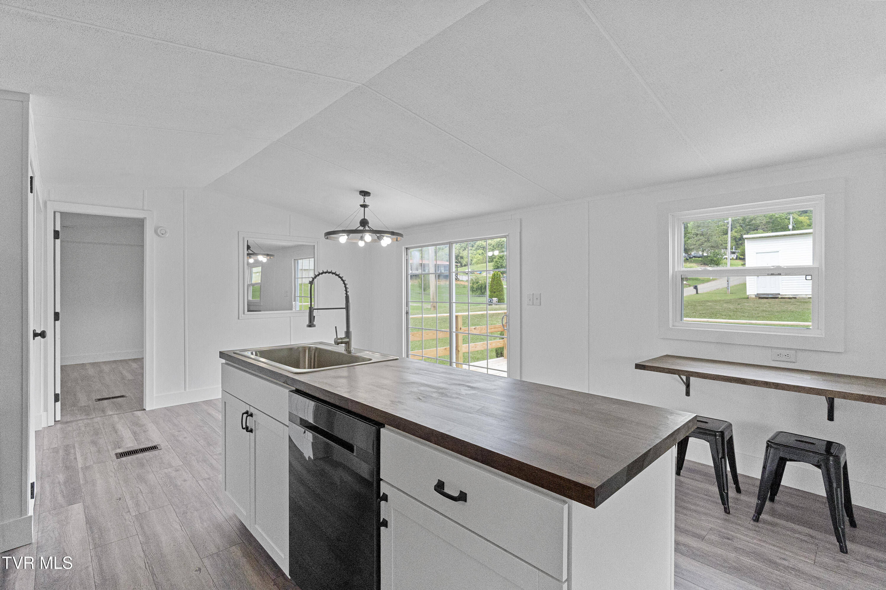 1275 Whitehouse Road Greeneville, TN 37745 - Photo 16 of 28 DSC00985