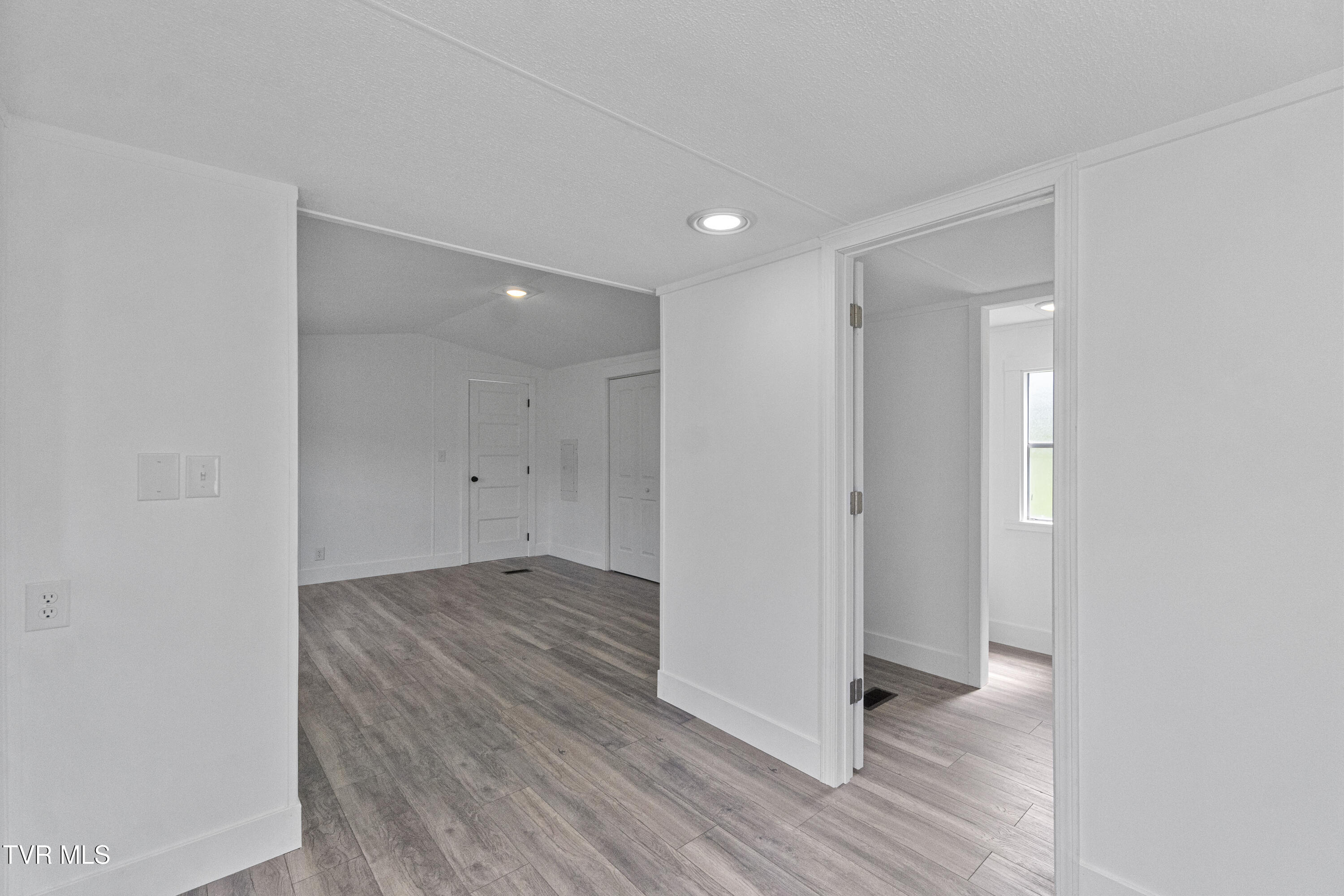 1275 Whitehouse Road Greeneville, TN 37745 - Photo 23 of 28 DSC01009