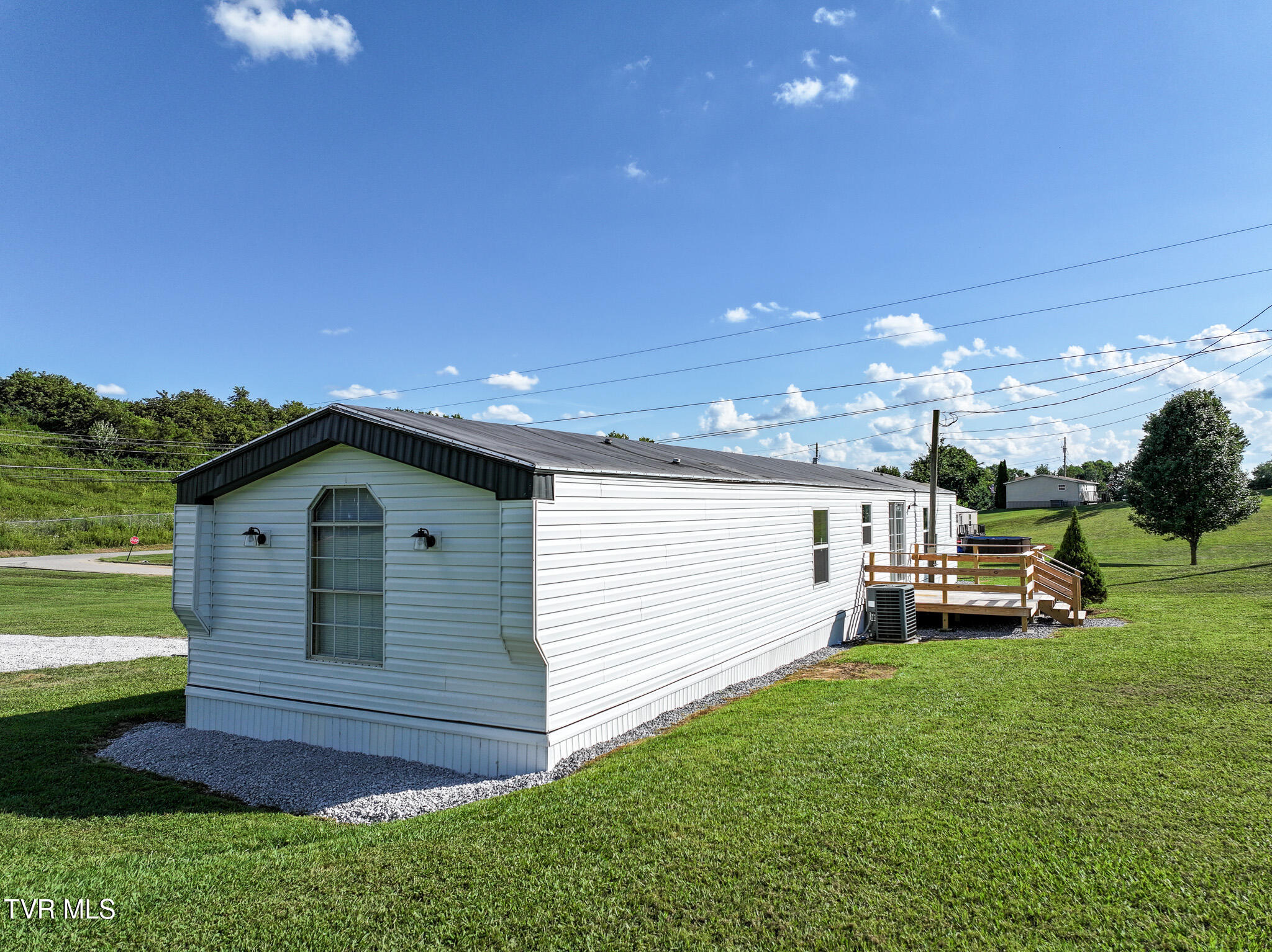 1275 Whitehouse Road Greeneville, TN 37745 - Photo 26 of 28 DJI_20250727173548_0381_D