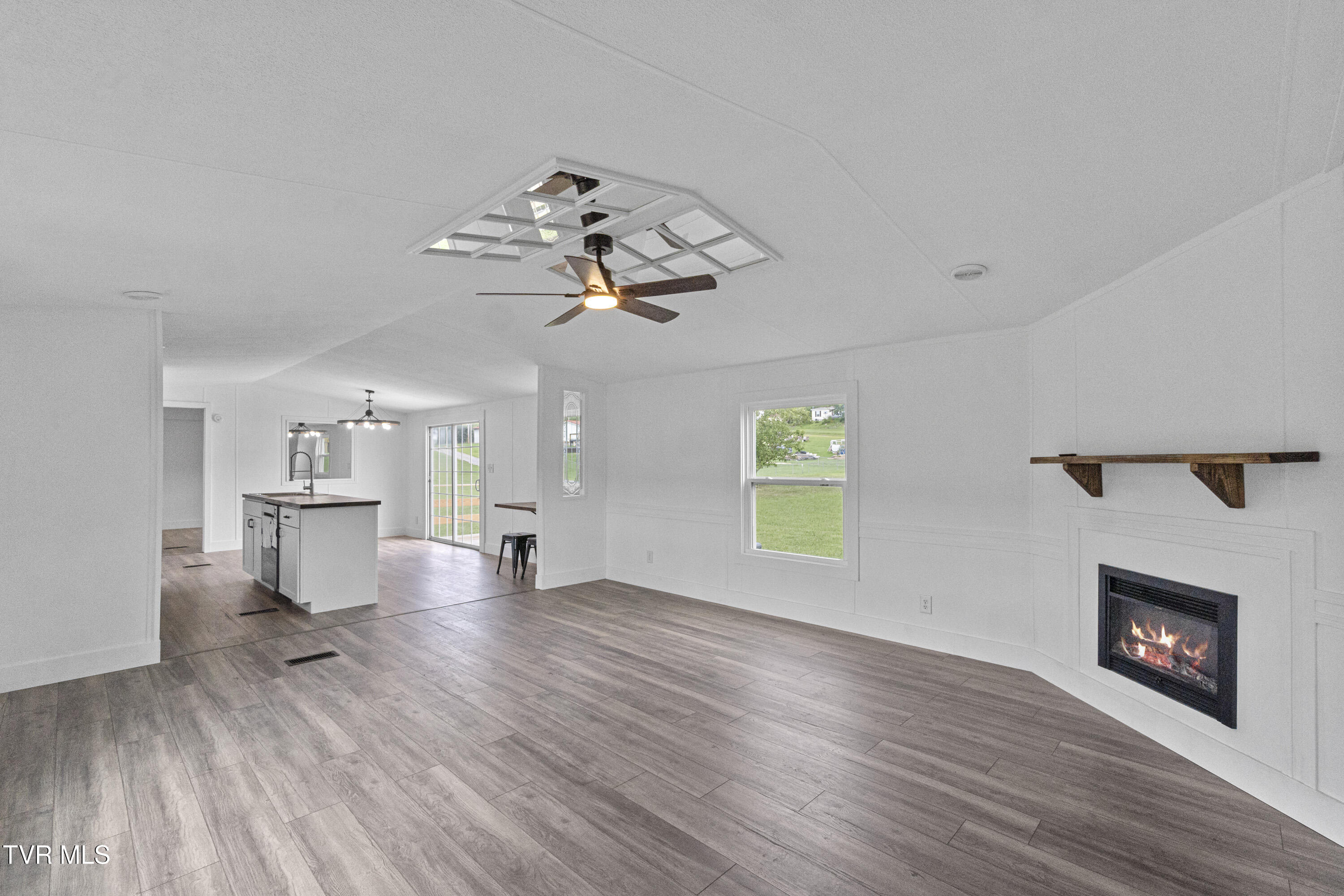 1275 Whitehouse Road Greeneville, TN 37745 - Photo 5 of 28 DSC00946