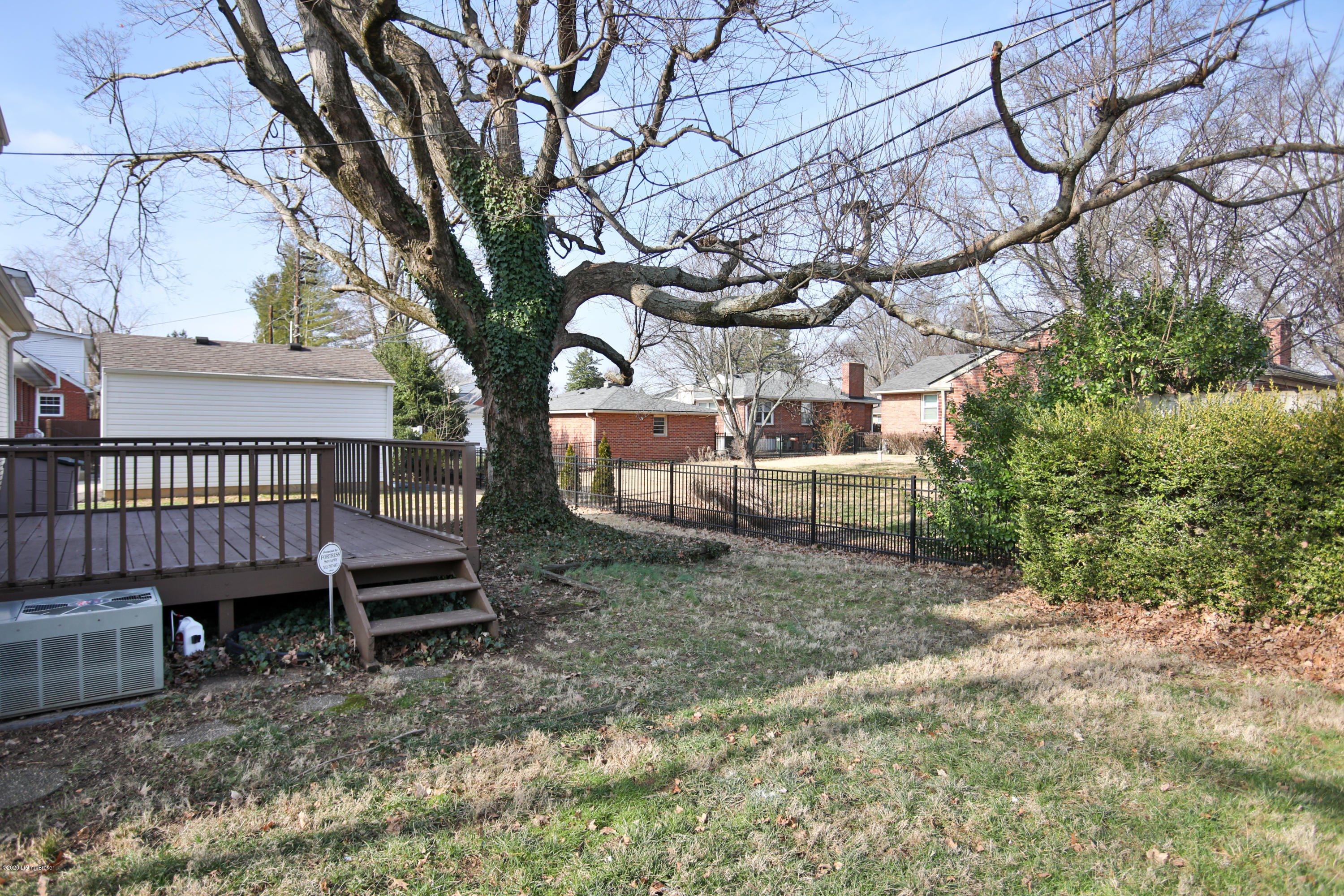 3533 Hughes Road Louisville, KY 40207 - Photo 38 of 43 1-06
