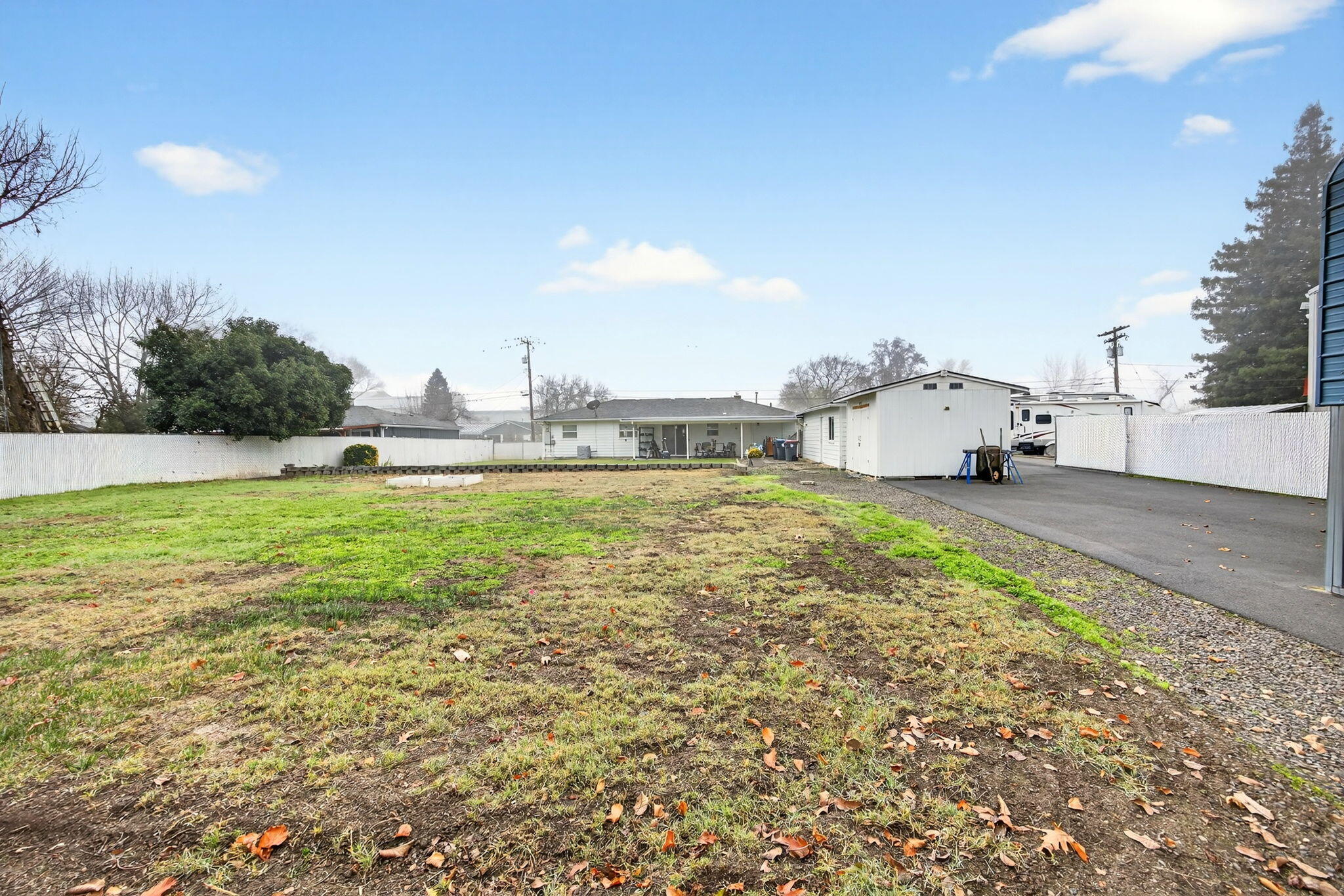 709 Lawnsdale Road Medford, OR 97504 - Photo 11 of 36 Rear Lot