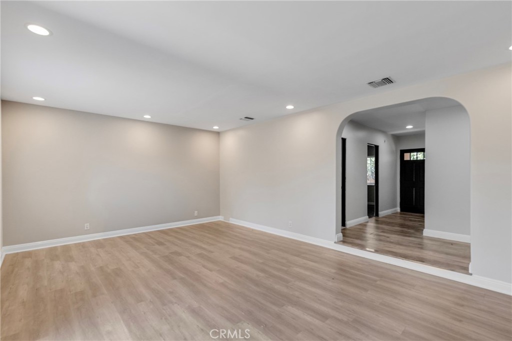 19000 Strathern Street Reseda, CA 91335 - Photo 9 of 42