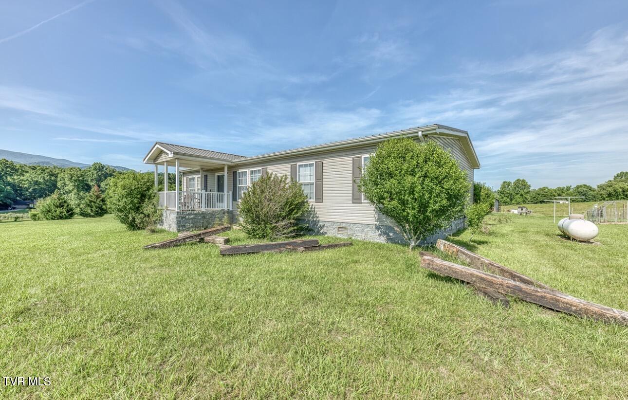 102 Greene County Line Road Chuckey, TN 37641 - Photo 2 of 58 IMG_0606
