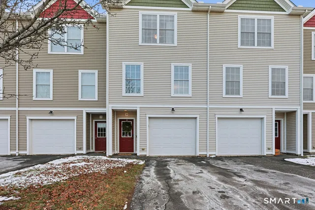 $345,000 | 55 Columbus Boulevard, Unit 14, Southington, CT 06489