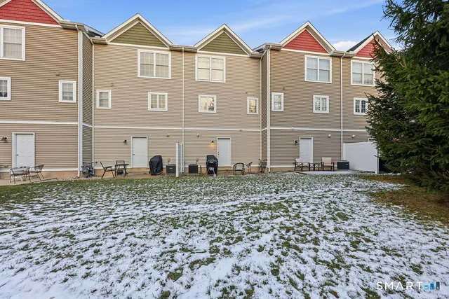 $345,000 | 55 Columbus Boulevard, Unit 14, Southington, CT 06489