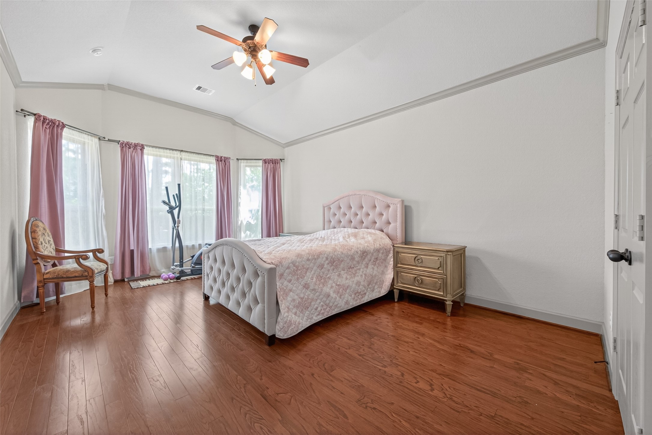 46 Tallgrass Way Spring, TX 77389 - Photo 23 of 50 Master Bedroom