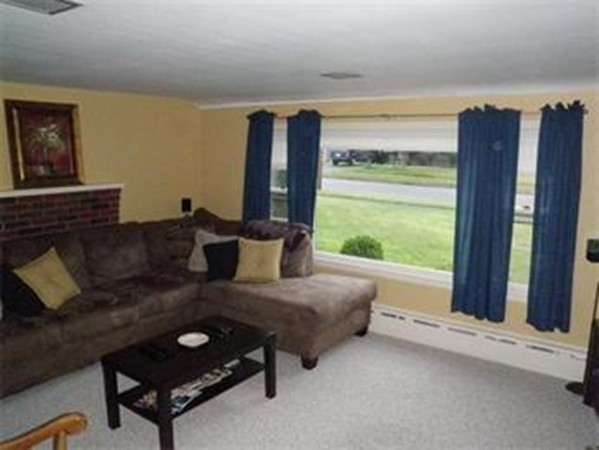9 Leslie Road Worcester, MA 01605 - Photo 12 of 16 Gallery Image 12