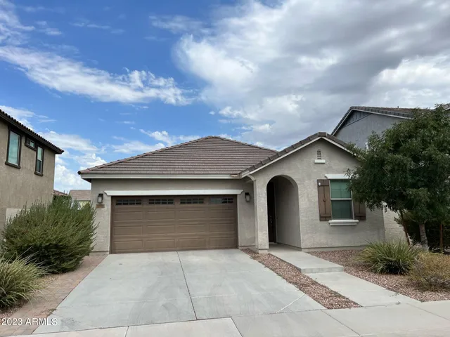 $2,295 | 3330 East Russell Street, Mesa, AZ 85213