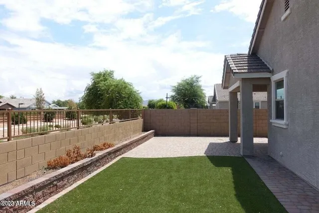 $2,295 | 3330 East Russell Street, Mesa, AZ 85213