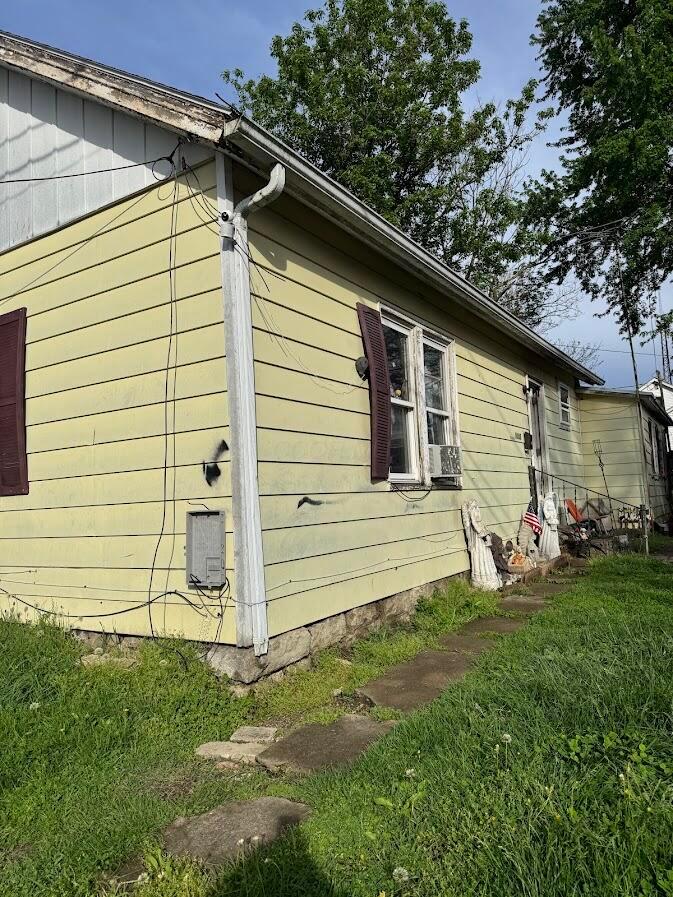 1037 Middle Street Springfield, OH 45503 - Photo 2 of 10 1037 Middle St