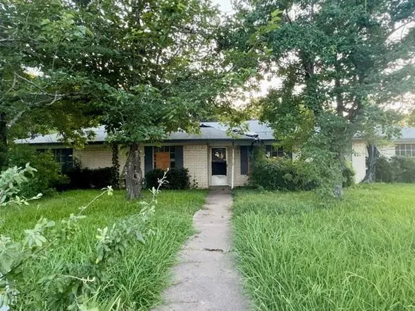 $49,900 | 237 Palm Drive, Marlin, TX 76661