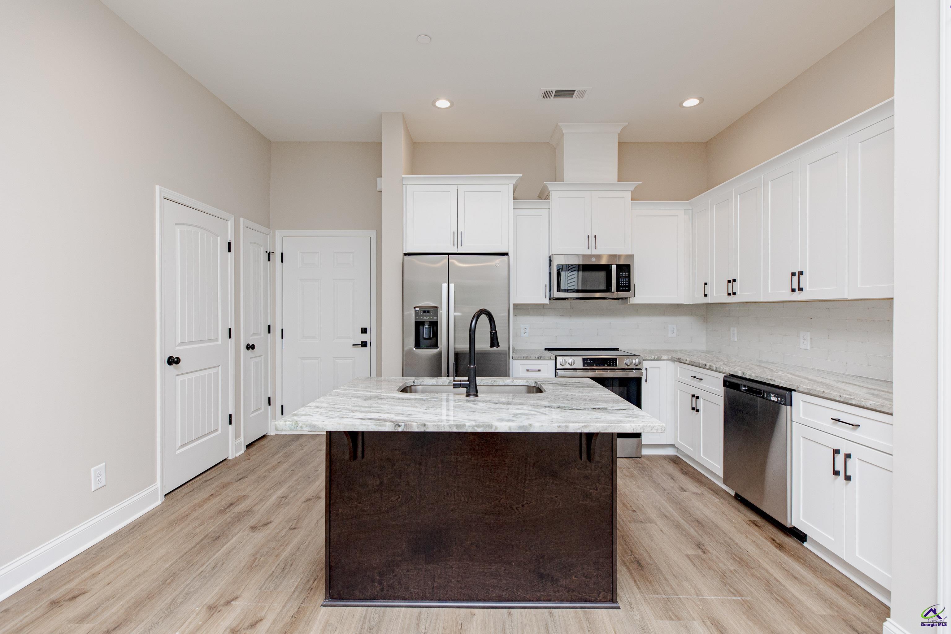 1009 Northside Drive Perry, GA 31069 - Photo 6 of 48