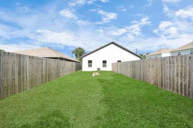 $1,700 | 7502 Sandle Street, Unit A, Houston, TX 77088