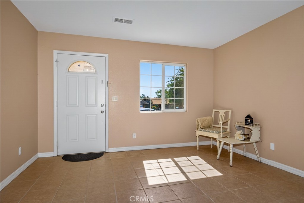 299 North 3rd Street Banning, CA 92220 - Photo 5 of 21 Living Area