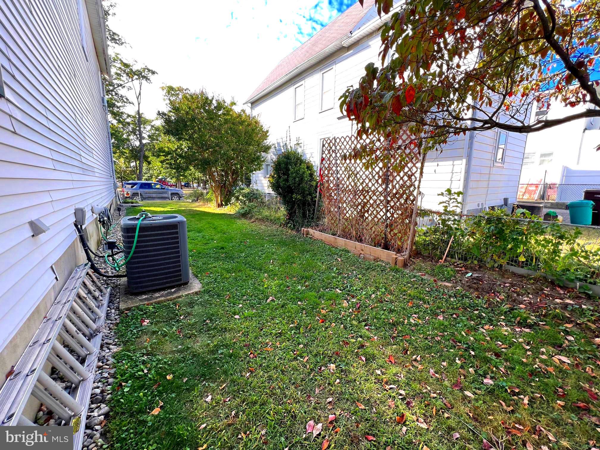 313 Middleton Street Riverside, NJ 08075 - Photo 34 of 35 side yard