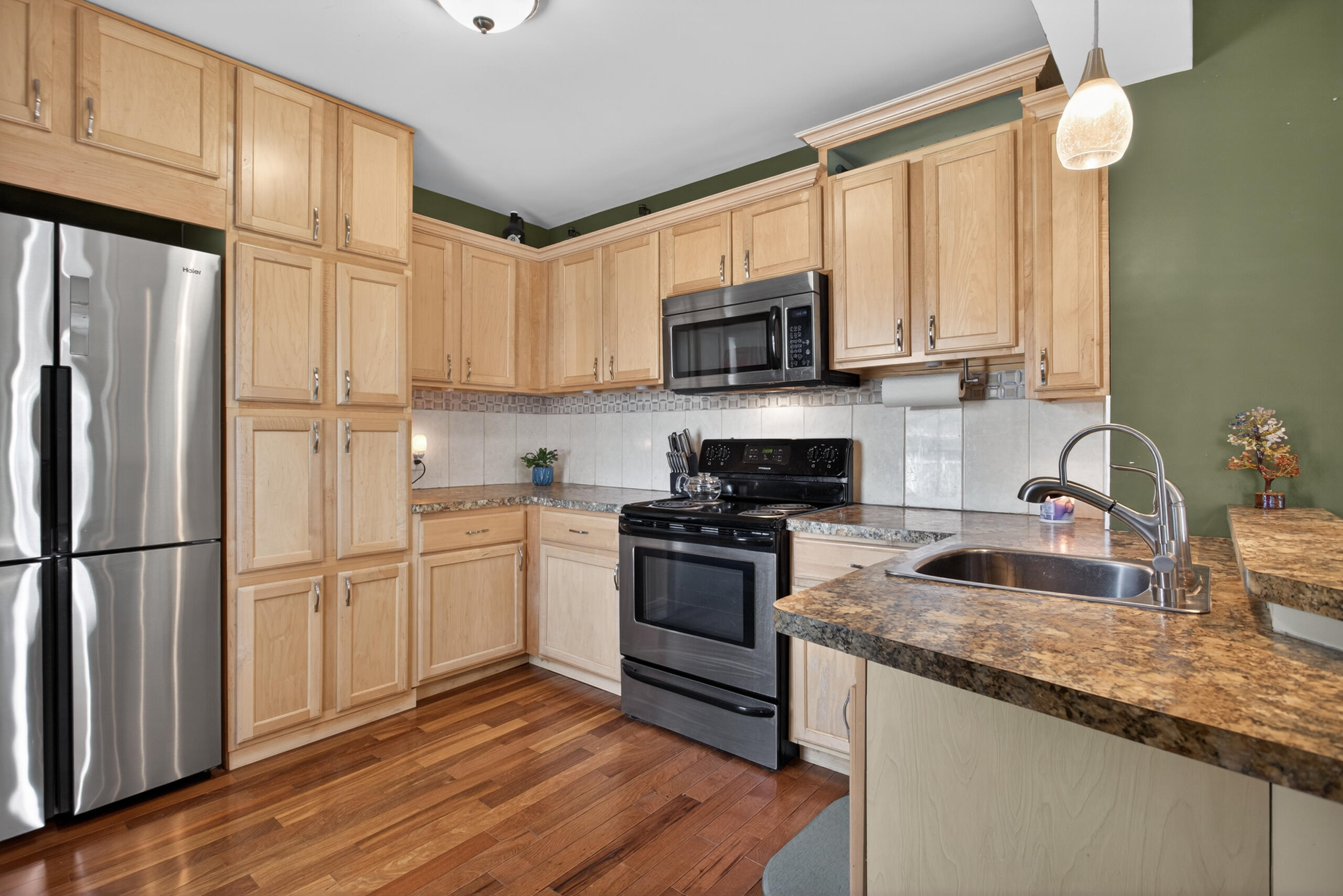 809 Grant Street Jackson, MI 49203 - Photo 11 of 49 0N0A8659