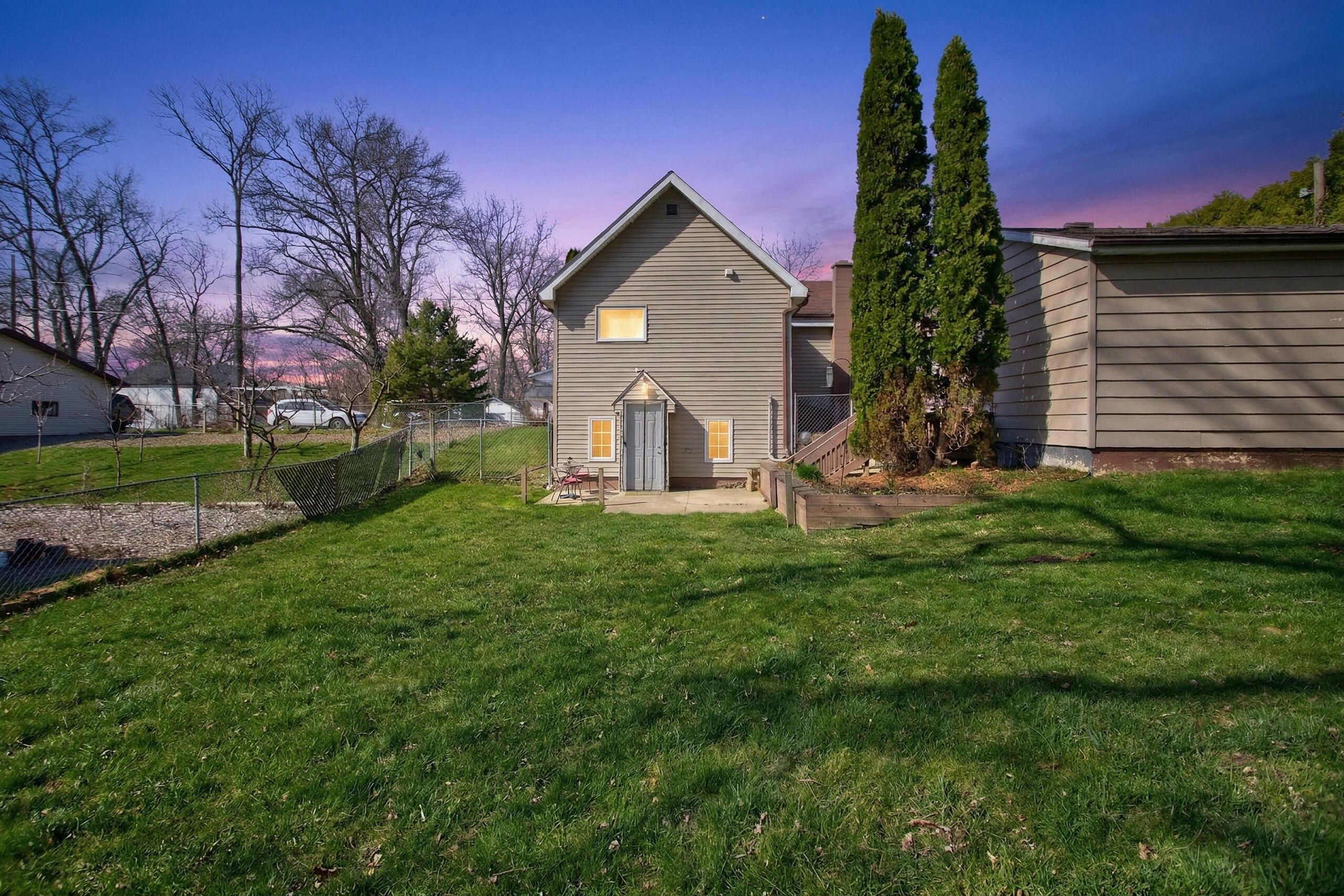 809 Grant Street Jackson, MI 49203 - Photo 46 of 49 0N0A8620#twilight