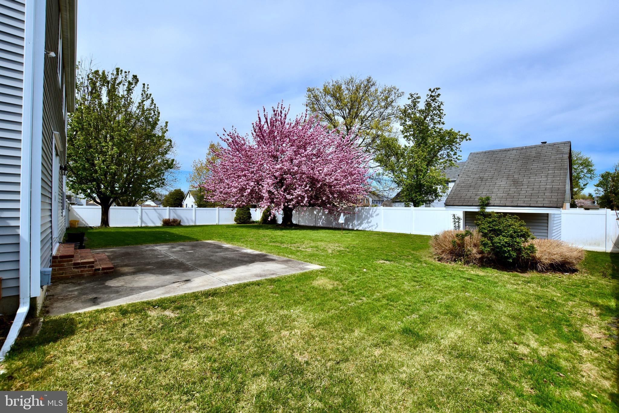 44 West Brookline Drive Laurel Springs, NJ 08021 - Photo 35 of 39 front view of a house with a yard