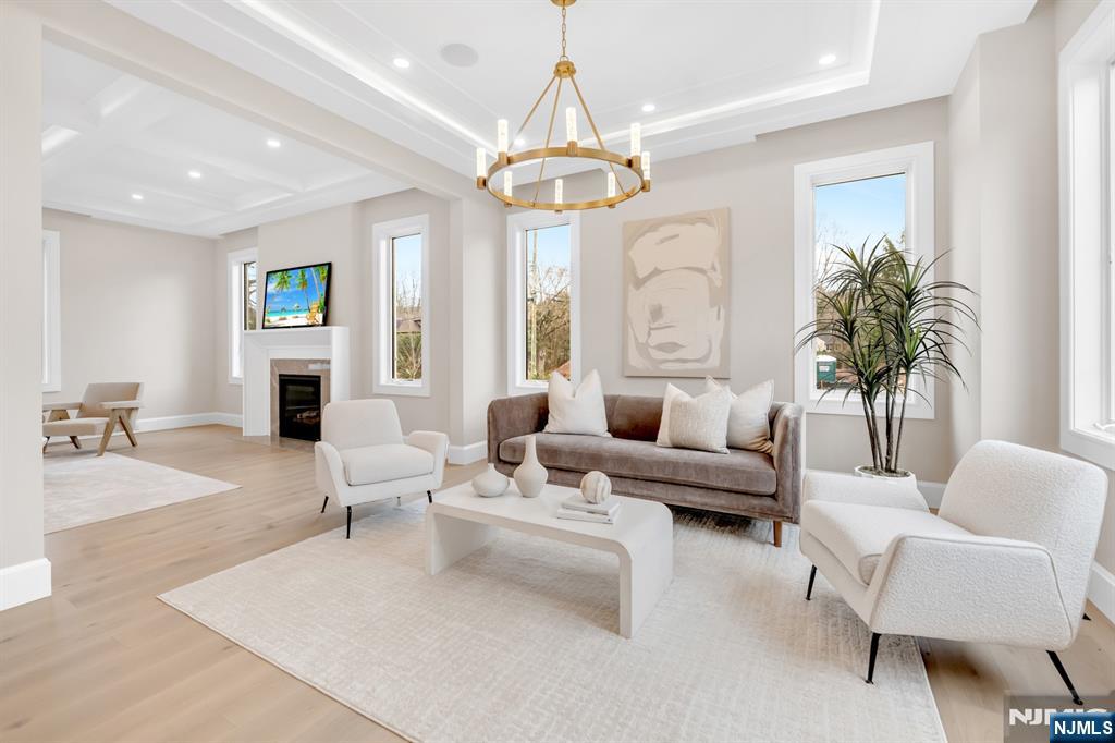 75 Susan Drive Closter, NJ 07624 - Photo 5 of 50