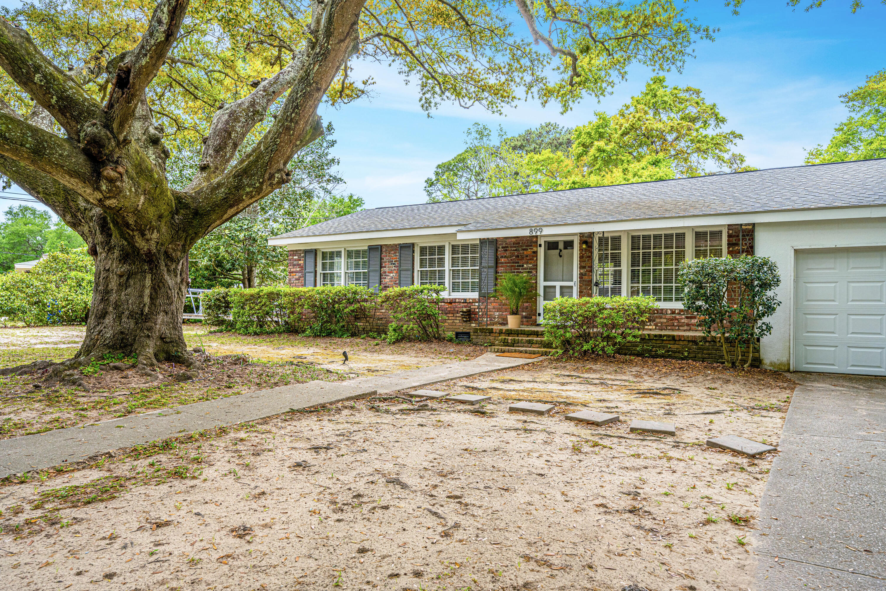 899 Darwin Street Charleston, SC 29412 - Photo 7 of 43 899DarwinSt07