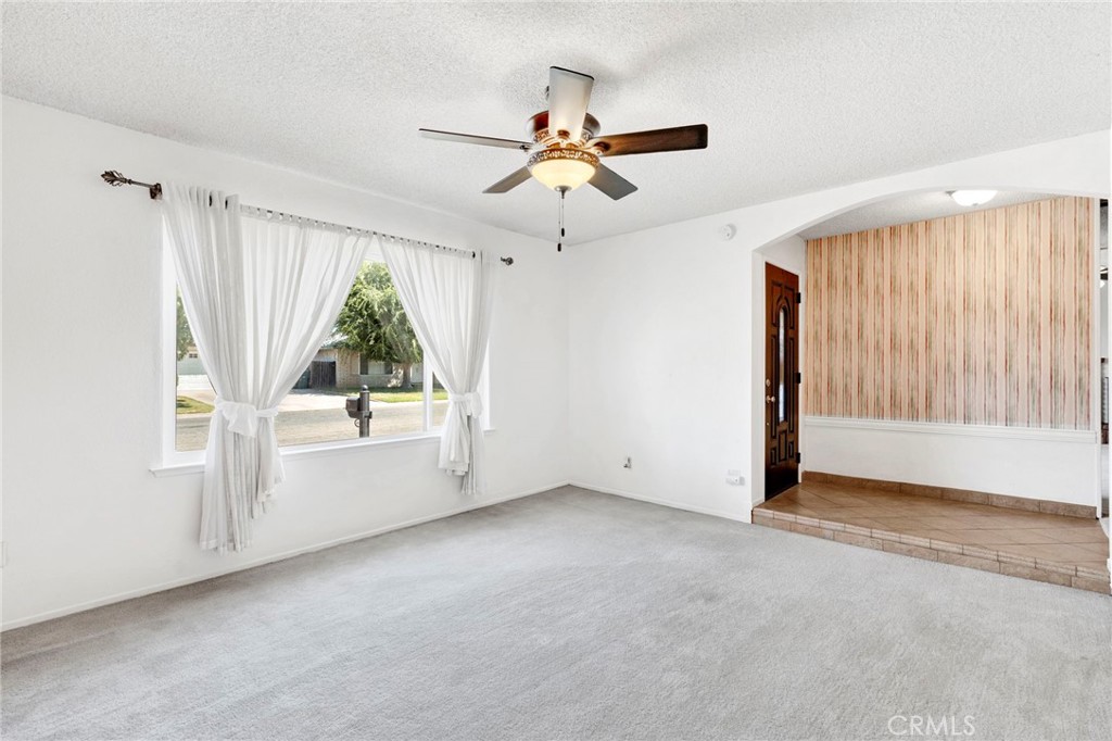 404 Fall Madera, CA 93637 - Photo 9 of 38 Gallery Image 9