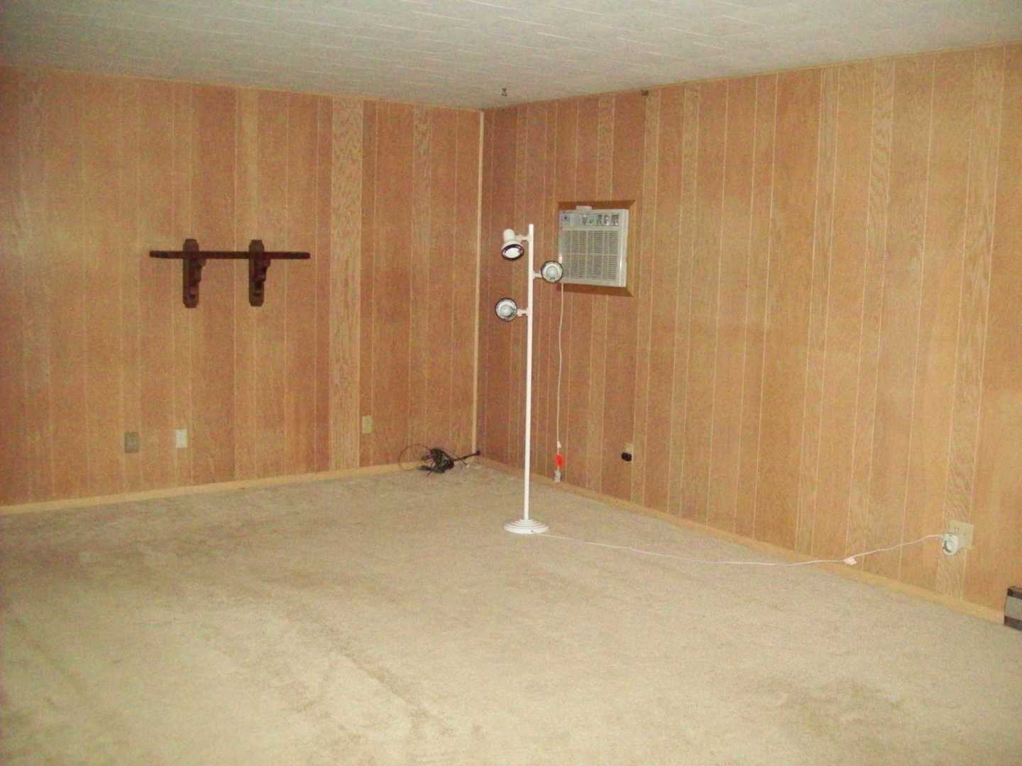 184 Hamilton Road Deer Grove, IL 61243 - Photo 15 of 21 Gallery Image 15