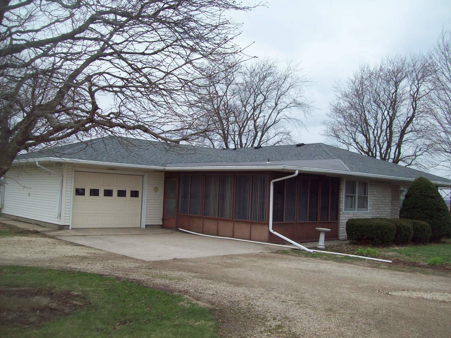184 Hamilton Road Deer Grove, IL 61243 - Photo 6 of 21 Gallery Image 6