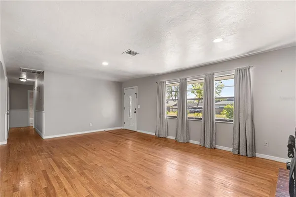 $280,000 | 5721 Southeast 21st Lane, Ocala, FL 34480