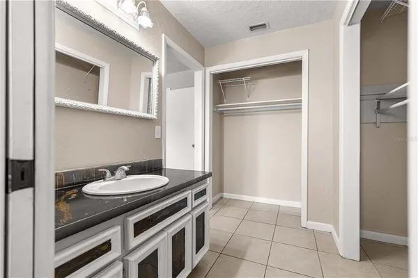 $280,000 | 5721 Southeast 21st Lane, Ocala, FL 34480