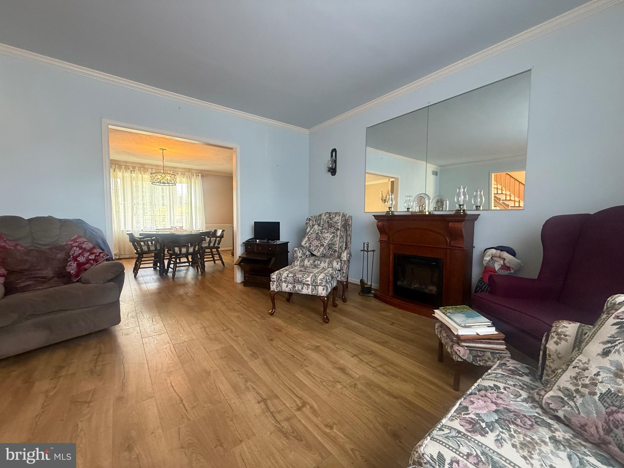 418 Welsford Road Fairless Hills, PA 19030 - Photo 4 of 21 Living room