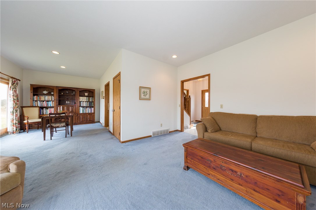 11152 Harner Road Chagrin Falls, OH 44023 - Photo 6 of 22 Gallery Image 6