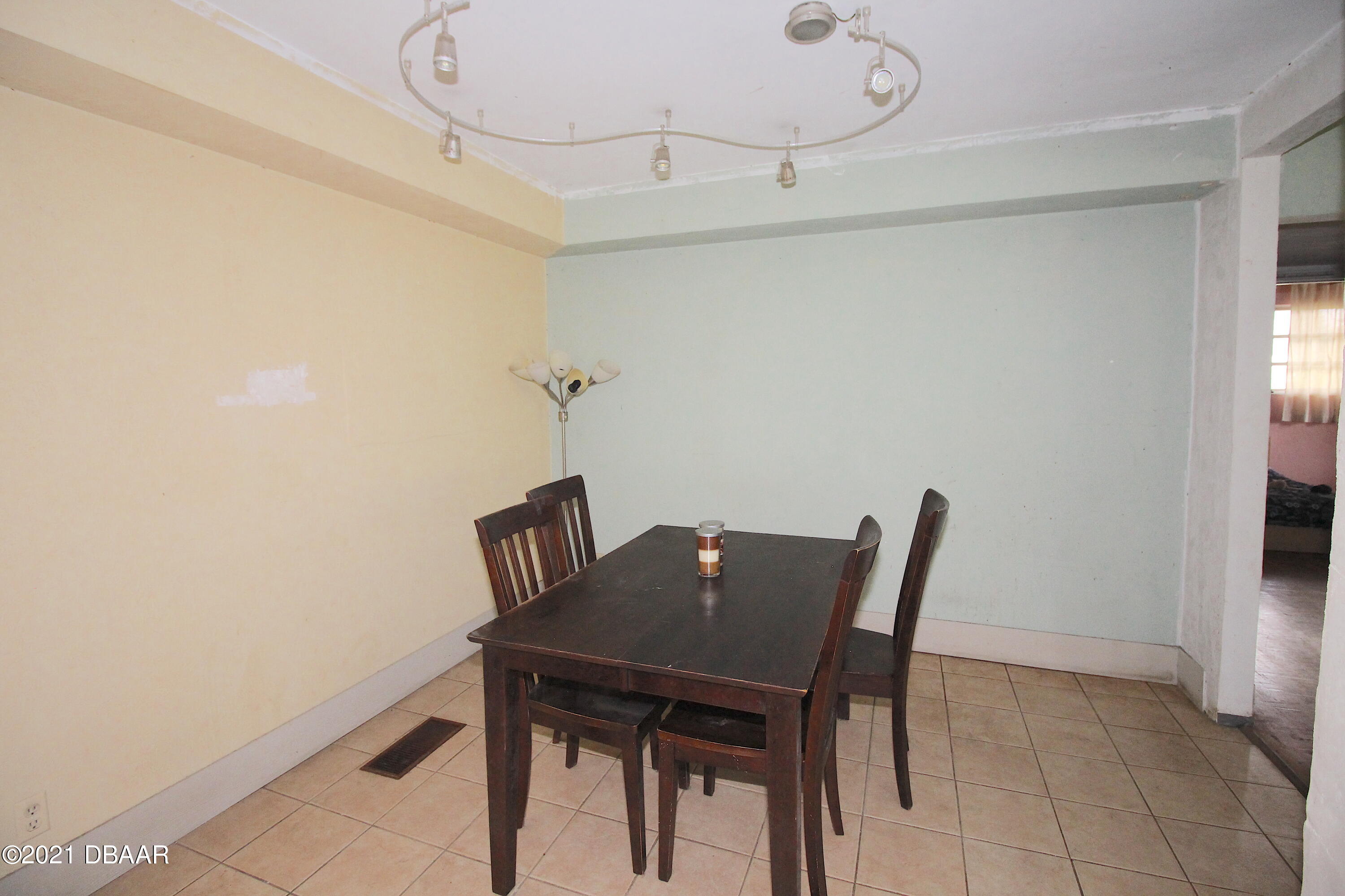450 McIntosh Road Ormond Beach, FL 32174 - Photo 4 of 13 IMG_4874