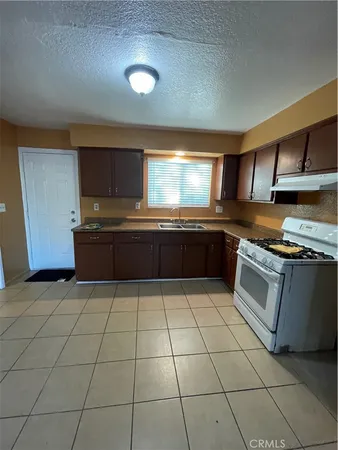 $639,000 | 223 Monterey Street, Bakersfield, CA 93305