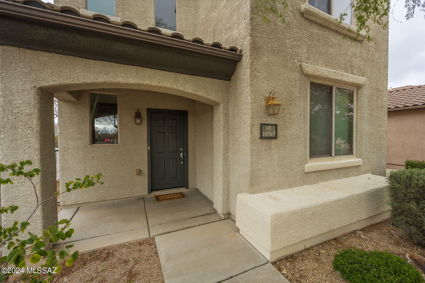 10565 East Water Poppy Road Tucson, AZ 85747 - Photo 2 of 46
