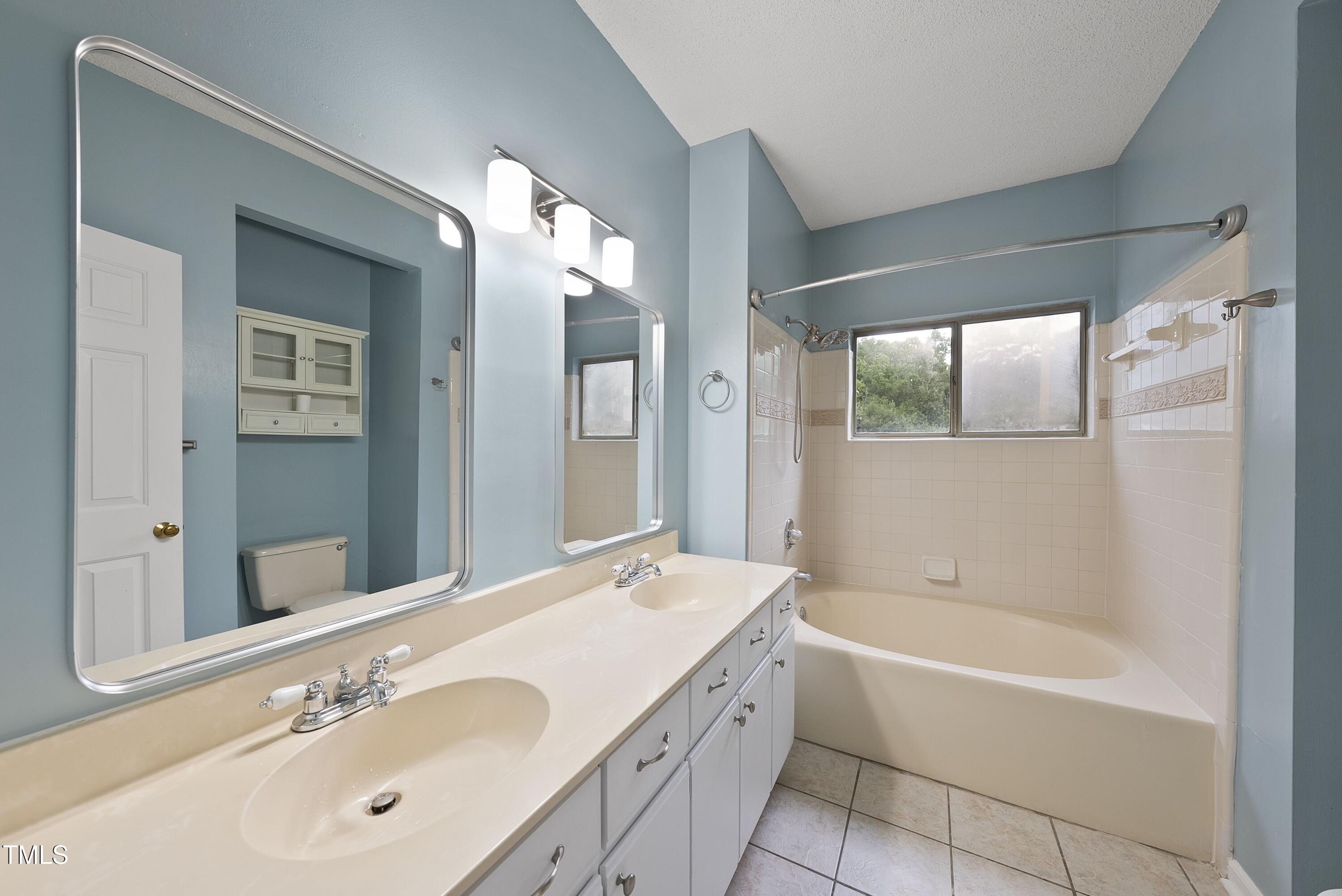 6020 Winterpointe Lane, Unit 202 Raleigh, NC 27606 - Photo 11 of 16 9EYZcOIi
