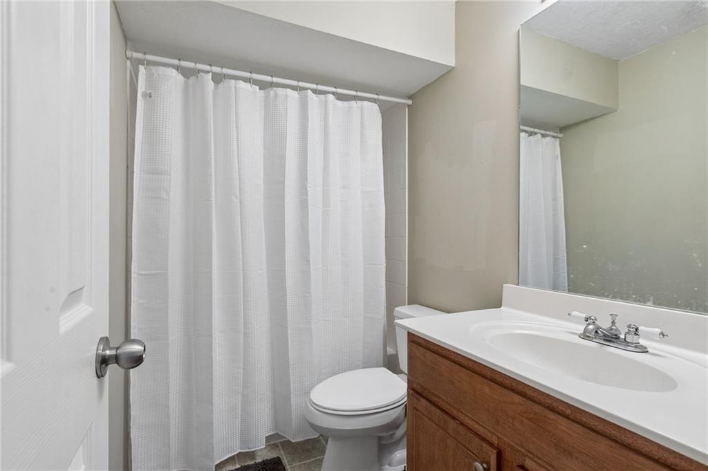 13735 Grove Avenue Bonner Springs, KS 66012 - Photo 15 of 27